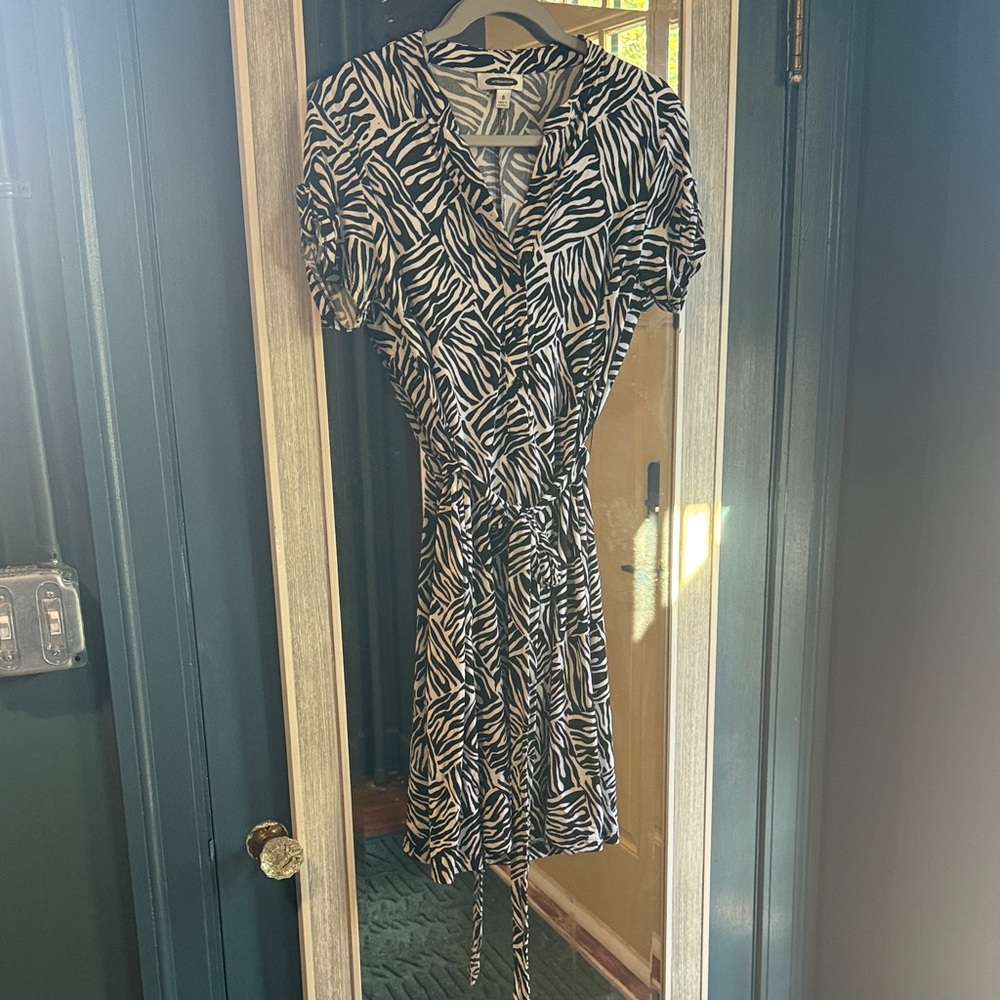 Chic Zebra Patterned Mini Dress